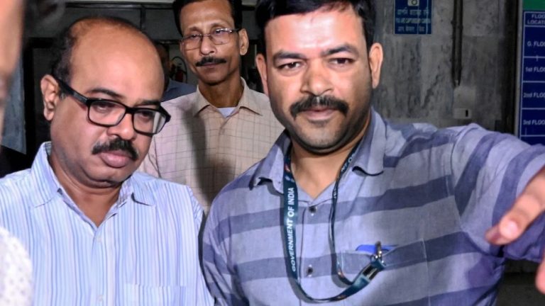 कोलकाता के नए CP का पहला एक्शन: SHO अभिजीत मंडल को सस्पेंड किया