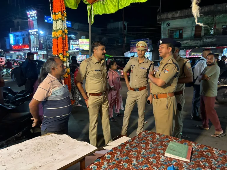 उत्तराखंड : त्योहारी सीजन को लेकर पुलिस की नगर और देहात क्षेत्रों में गश्त जारी