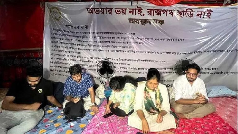 आरजी कर मामला: जूनियर डॉक्टरों की भूख हड़ताल 15वें दिन भी जारी