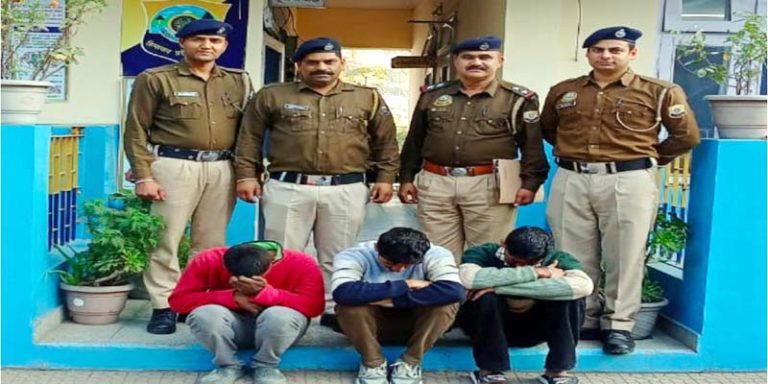 सोलन – बिल्डिंग जवाहर पार्क में चोरी के आरोपियों को पुलिस ने किया गिरफ्तार