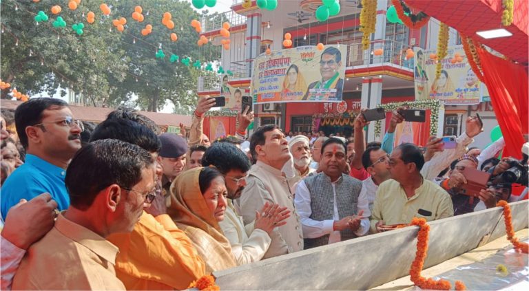 जौनपुर – प्रभारी मंत्री ए. के. शर्मा ने किया चार करोड़ की परियोजनाओं का किया शिलान्यास