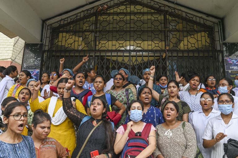 कोलकाता रेप-मर्डर केस: मेडिकल कॉलेज के पूर्व प्रिंसिपल को बेल, बीजेपी और टीएमसी की प्रतिक्रिया