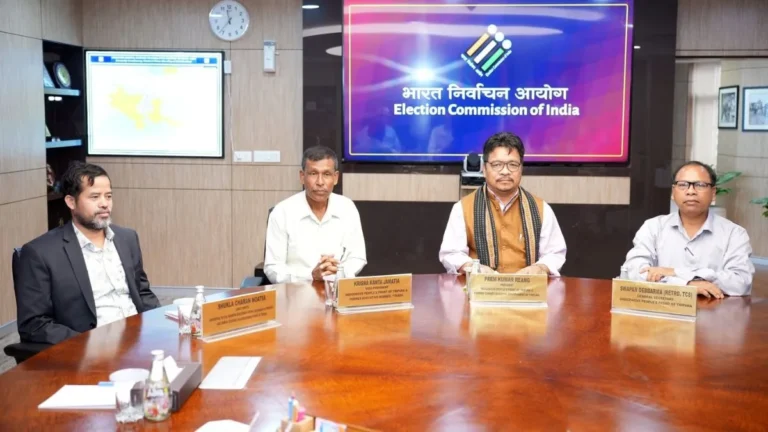 चुनाव आयोग से मिले इंडिजिनस पीपुल्स फ्रंट ऑफ त्रिपुरा के नेता
