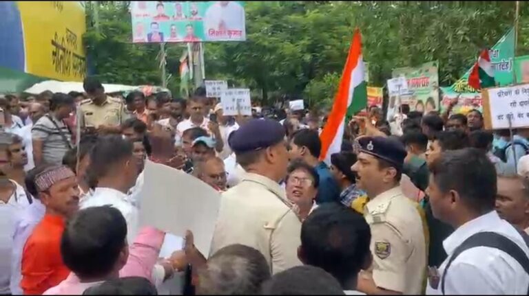 जदयू कार्यालय पर पंचायत वार्ड सदस्यों का बड़ा बवाल