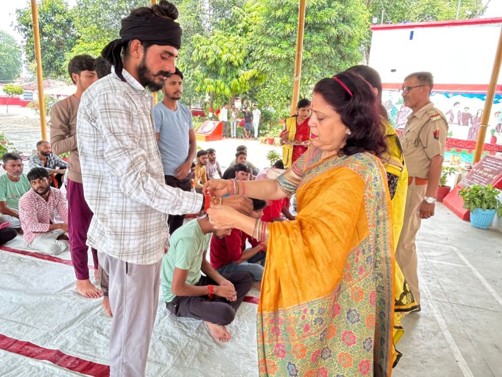 शाहजहांपुर जेल में लायंस क्लब सहेली ने बांधी राखी, कैदी और कर्मचारी हुए भावुक