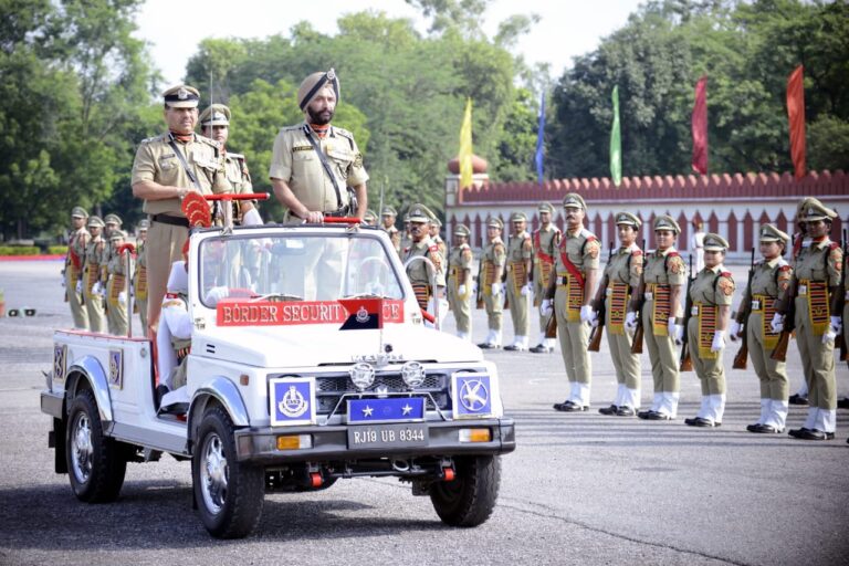 ग्वालियर- बीएसएफ अकादमी टेकनपुर में तकनीकी अधिकारी बुनियादी कोर्स की शपथ परेड का आयोजन