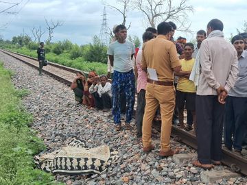 उमरिया में रेलवे ट्रैक में मिला महिला का क्षत विक्षत शव,ट्रेन से दुर्घटना के बाद मौत की संभावना
