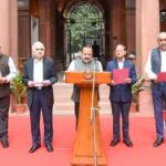 प्रधानमंत्री कार्यालय में राज्‍य मंत्री डॉ जितेन्‍द्र सिंह ने एकता की शपथ दिलाई