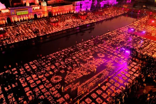 दीपोत्सव 2025: अवधी और भोजपुरी भजनों से गूंजेगी अयोध्या नगरी