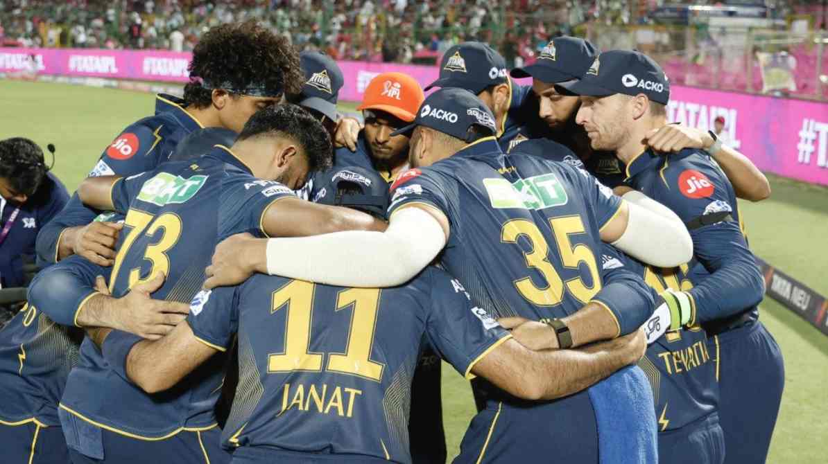 IPL 2026 मैच के दौरान गुजरात टाइटंस के कप्तान शुभमन गिल, जहां स्लो ओवर-रेट के कारण उन पर जुर्माना लगाया गया।