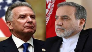 लेबनान में हमलों के बाद धुएं से भरा शहर और वैश्विक कूटनीतिक तनाव को दर्शाता दृश्य।