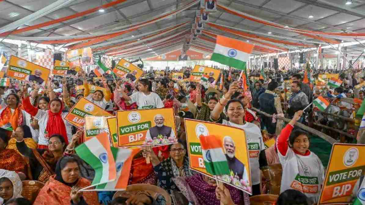 बंगाल चुनाव 360 डिग्री मिशन के तहत भाजपा और टीएमसी की चुनावी रैलियों में उमड़ी भीड़