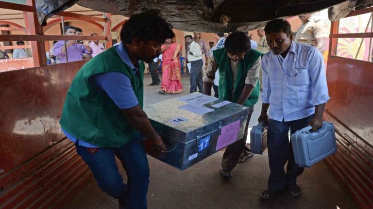 कोलकाता बूथ बिजली समस्या | चुनाव से पहले 100+ केंद्रों पर चिंता